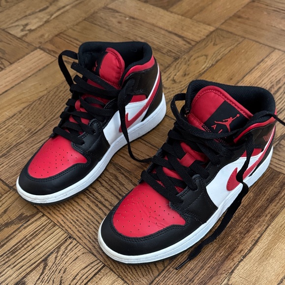 Nike Air Jordan Black and Red Sneakers - Picture 5 of 5
